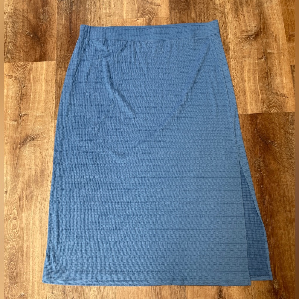 Chicos Maxi Skirt Pull On Size XXL 2XL Blue Crinkle Slit NWT Coastal Beachy Soft